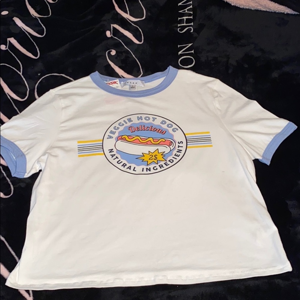 NWT Graphic tee! Size L